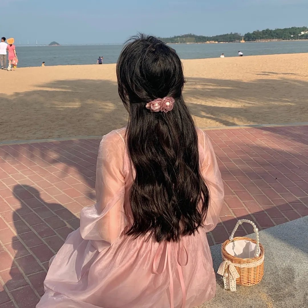 闭上眼睛活着很容易